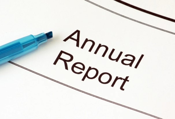 تنظيم مسابقات تفاعلية وتقديم هدايا مجانية لتعزيز التواصل المباشر مع العملاء